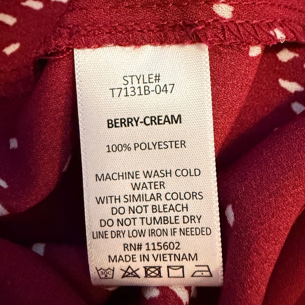 Lush Roll Tab Sleeve Blouse Women Size M Berry Red Cream Abstract Dash - Picture 7 of 8